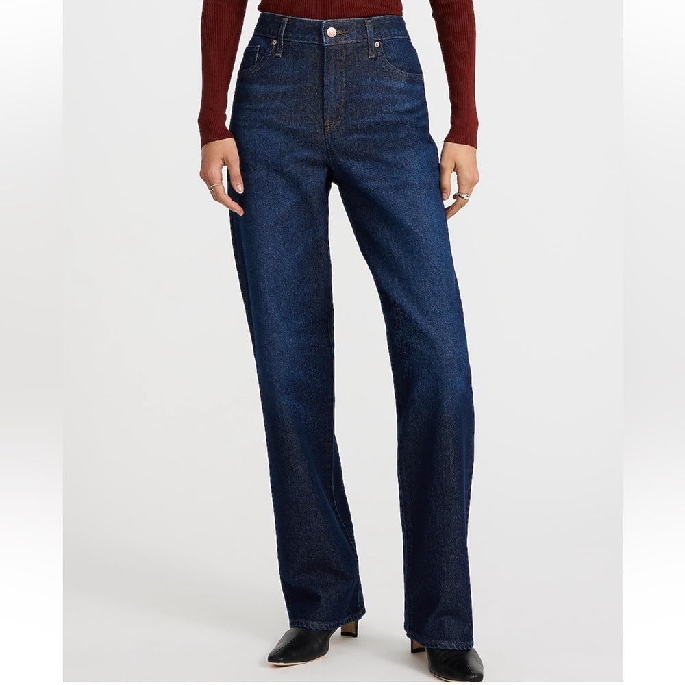 NWT Express Women's Dark Blue Straight Leg Jeans